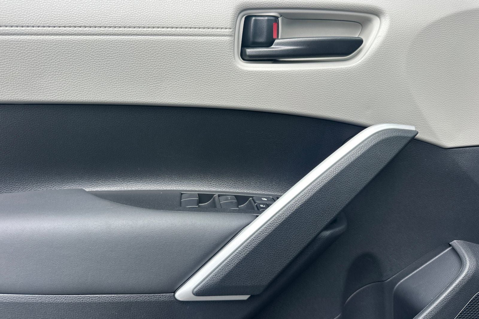 New 2026 Toyota Corolla Cross L FWD image 12