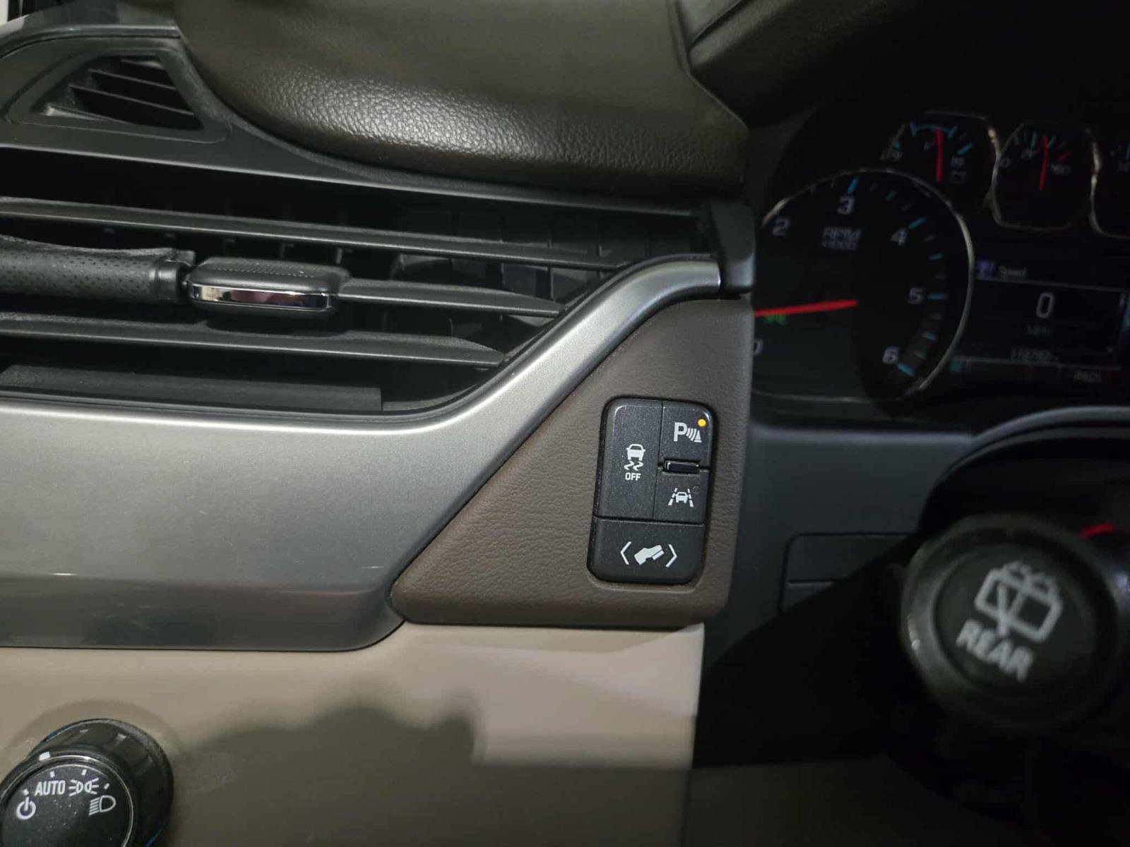 Used 2018 Chevrolet Tahoe LT image 39