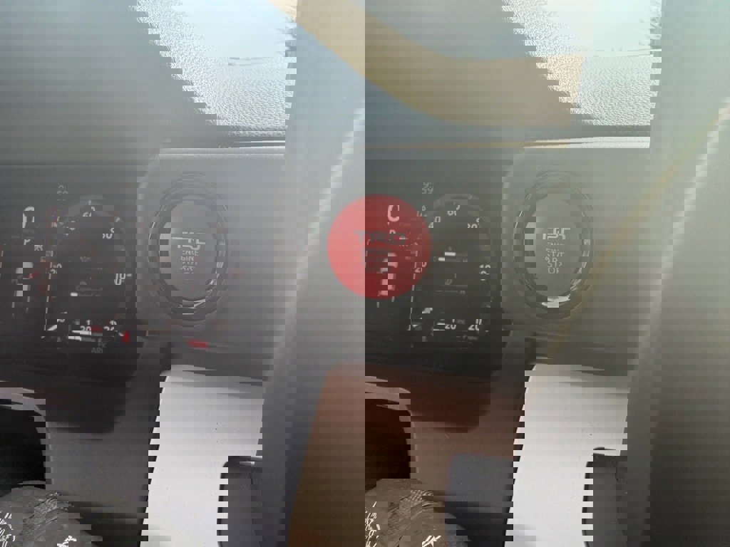 Used 2024 Toyota Tacoma TRD Off-Road image 24