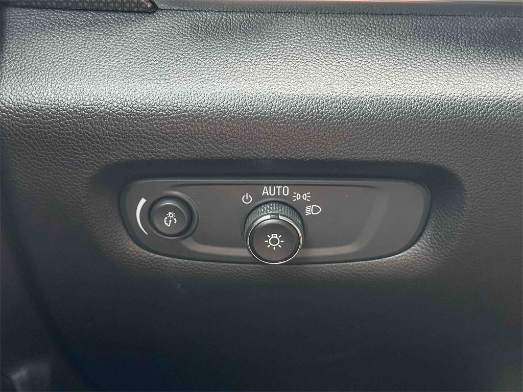 Certified 2023 Chevrolet Traverse Premier image 36