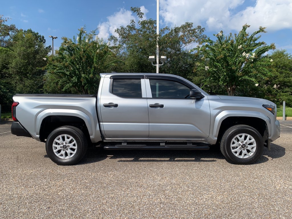 Used 2024 Toyota Tacoma SR RWD image 2