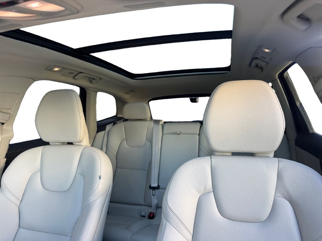 Certified 2024 Volvo XC60 B5 Core w/ Protection Package Premier AWD/4WD image 24