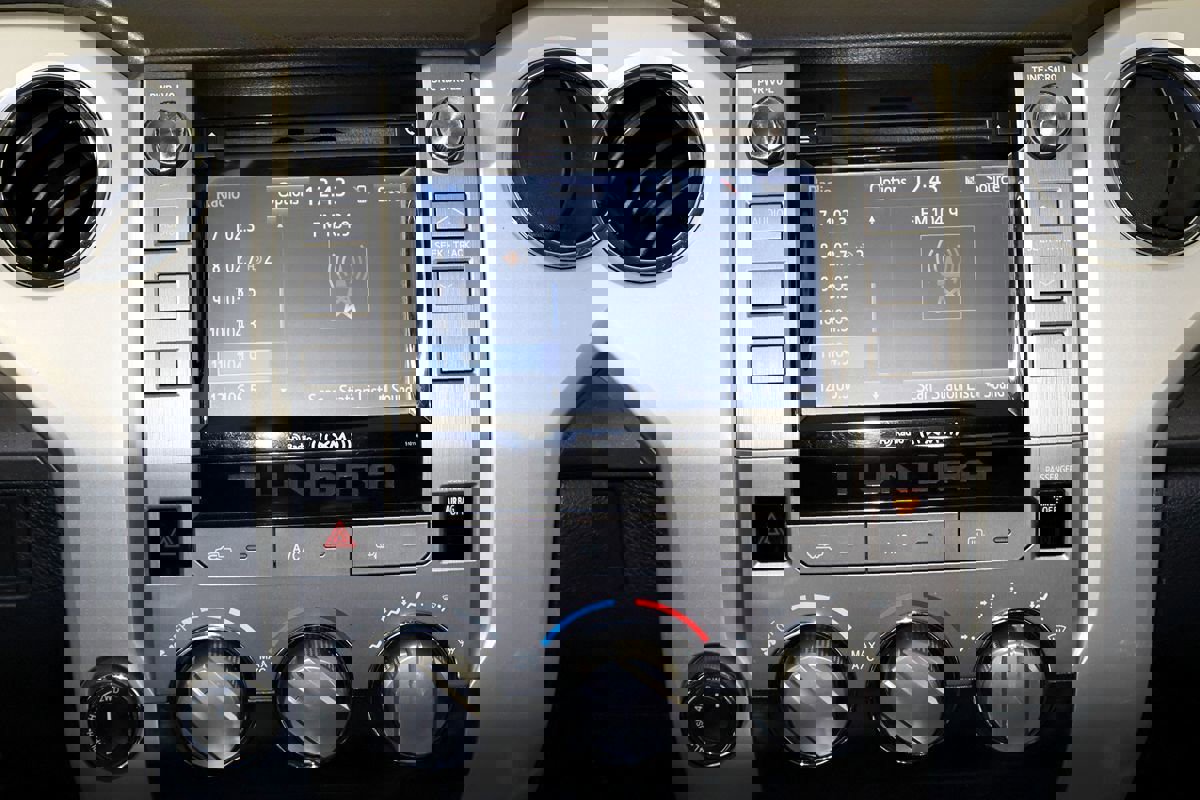 Used 2017 Toyota Tundra SR5 image 34