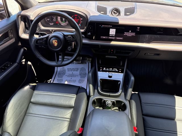 Used 2024 Porsche Cayenne Turbo AWD/4WD image 20