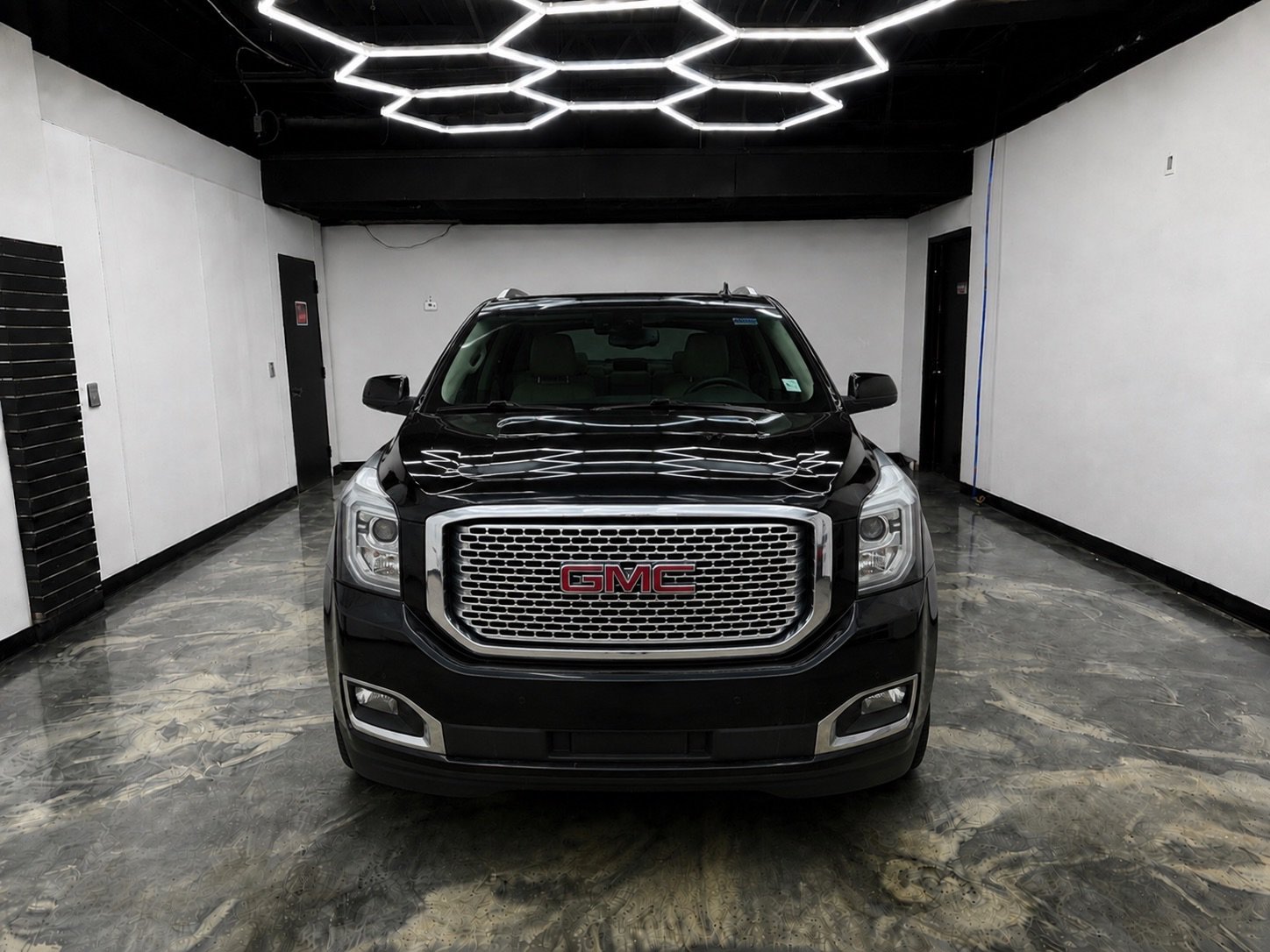 Used 2015 GMC Yukon SLT AWD/4WD image 3