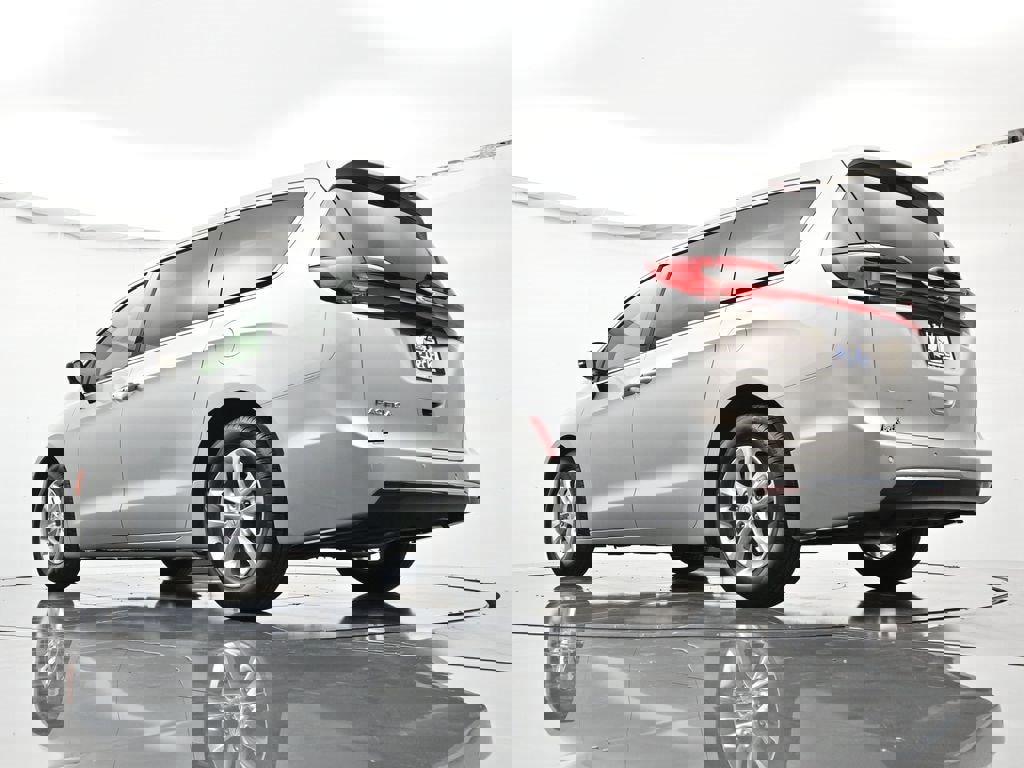 New 2026 Chrysler Pacifica Select image 43