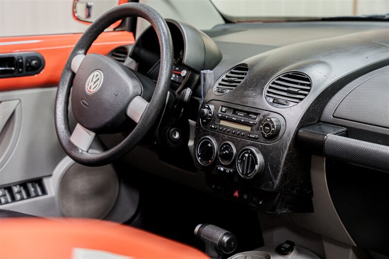 Used 2004 Volkswagen Beetle GLS FWD image 20