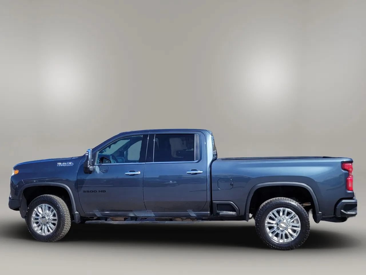Used 2020 Chevrolet Silverado 3500 High Country w/ Technology Package AWD/4WD image 7