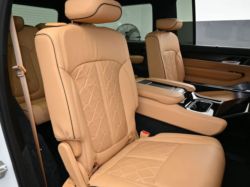 Used 2024 Jeep Grand Wagoneer Series III w/ Quick Order Packagew 28T image 59