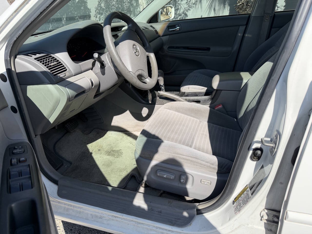 Used 2005 Toyota Camry LE FWD image 6