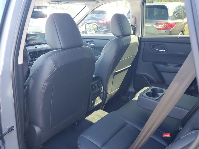 Certified 2025 Nissan Rogue SL w/ Tech Package image 8