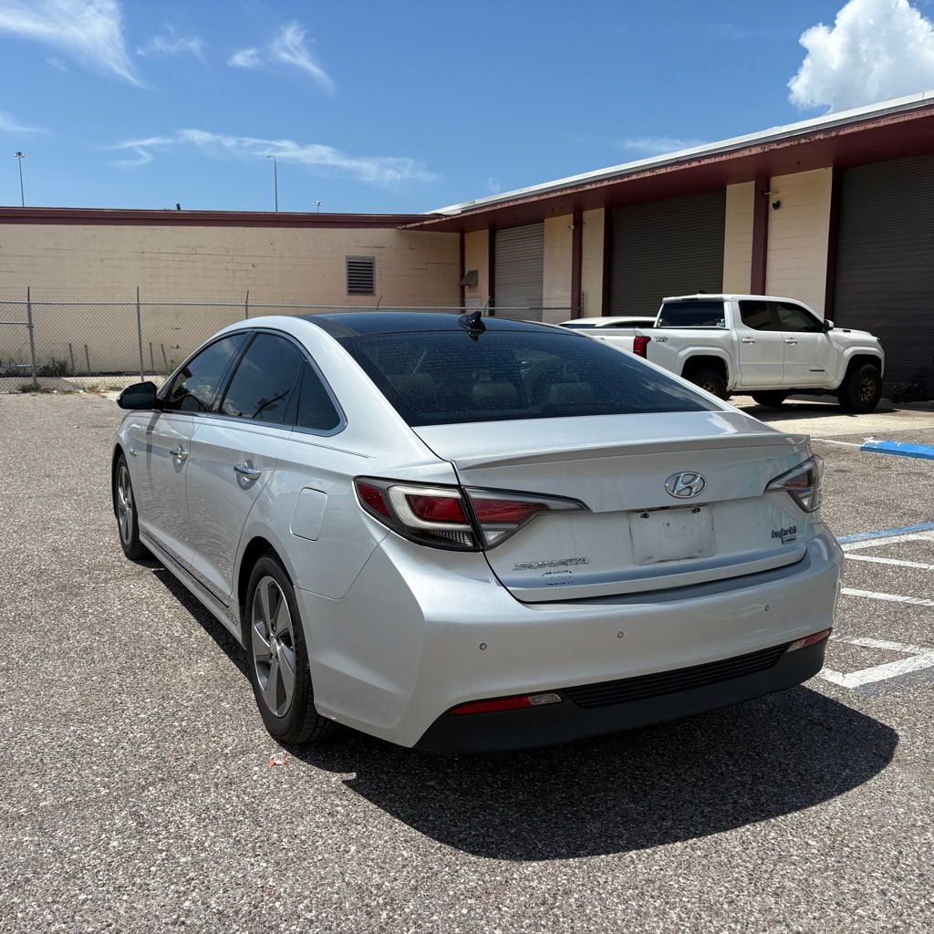 Used 2016 Hyundai Sonata Limited w/ Option Group 02 FWD image 5