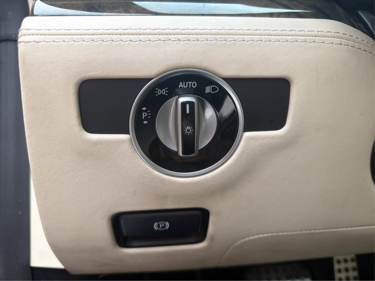 Used 2017 Mercedes-Benz SL 550 image 22
