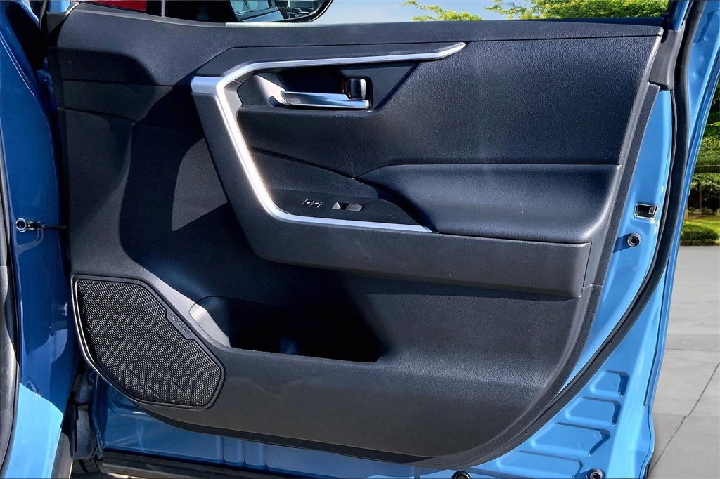 Used 2022 Toyota RAV4 SE image 27