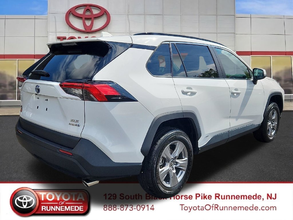 Certified 2024 Toyota RAV4 XLE AWD/4WD image 6