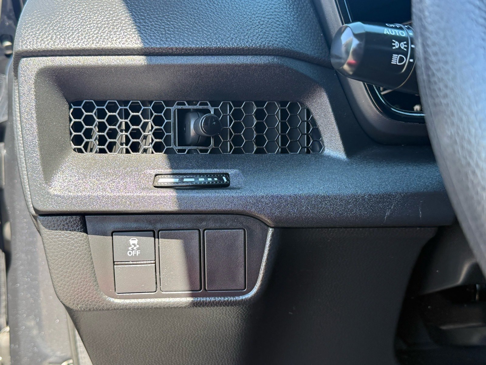 Used 2025 Honda CR-V LX image 16