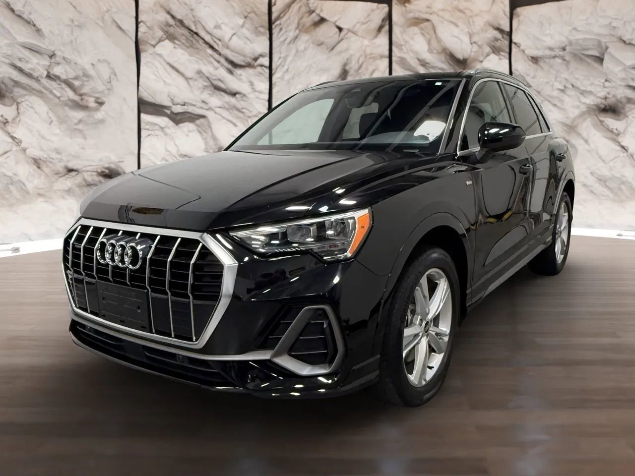 Used 2021 Audi Q3 2.0T Premium w/ Convenience Package AWD/4WD image 2