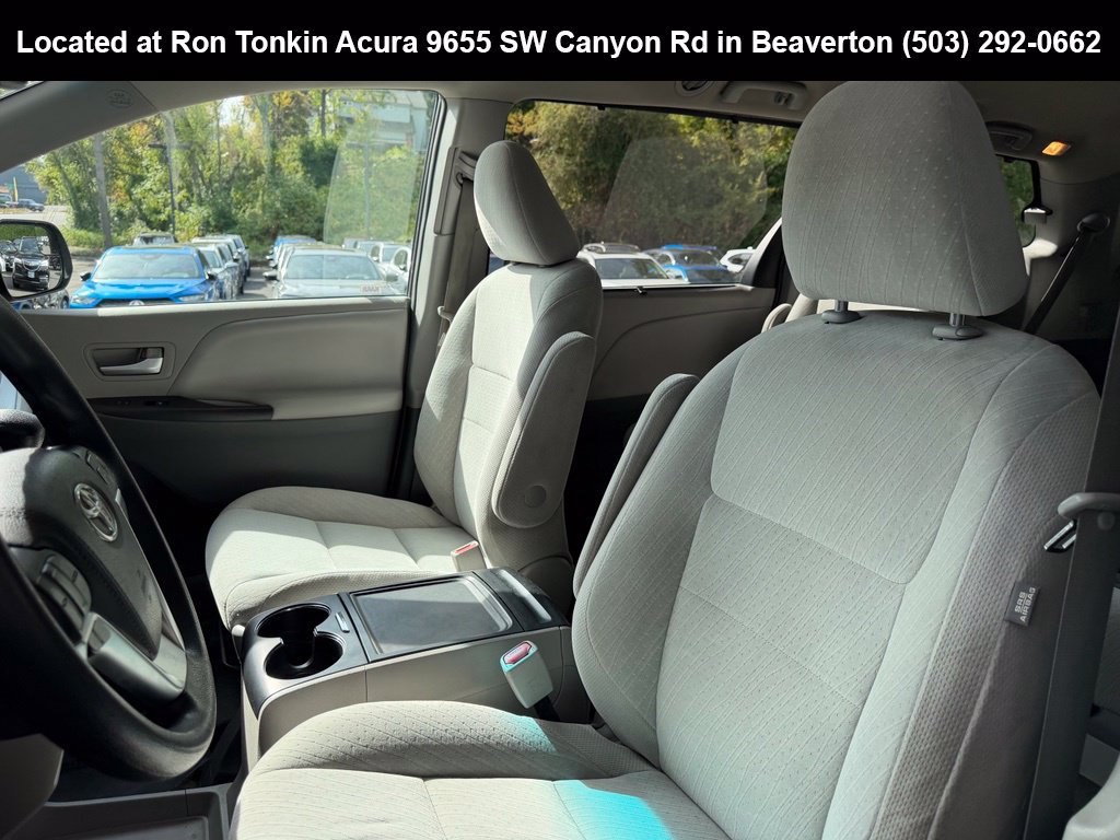 Used 2017 Toyota Sienna LE FWD image 14