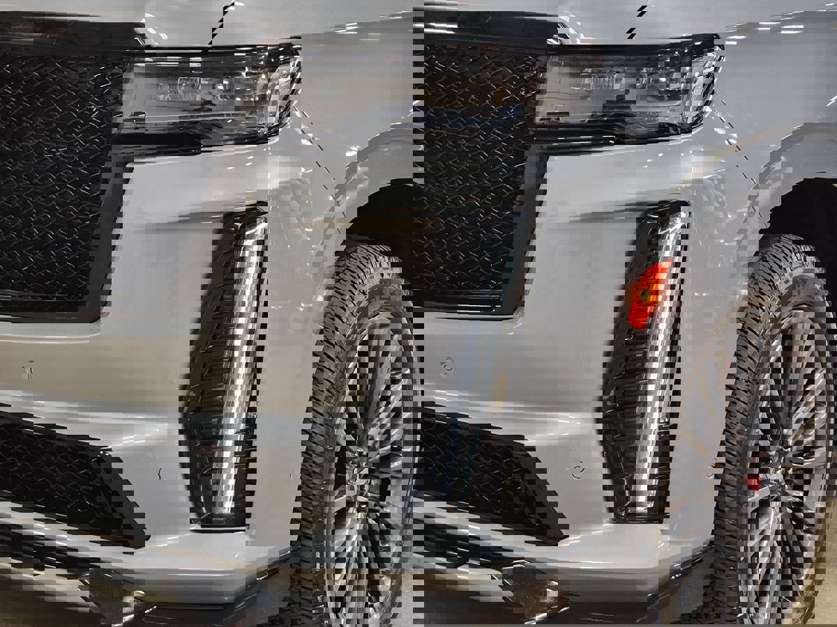 Used 2023 Cadillac Escalade ESV V image 14