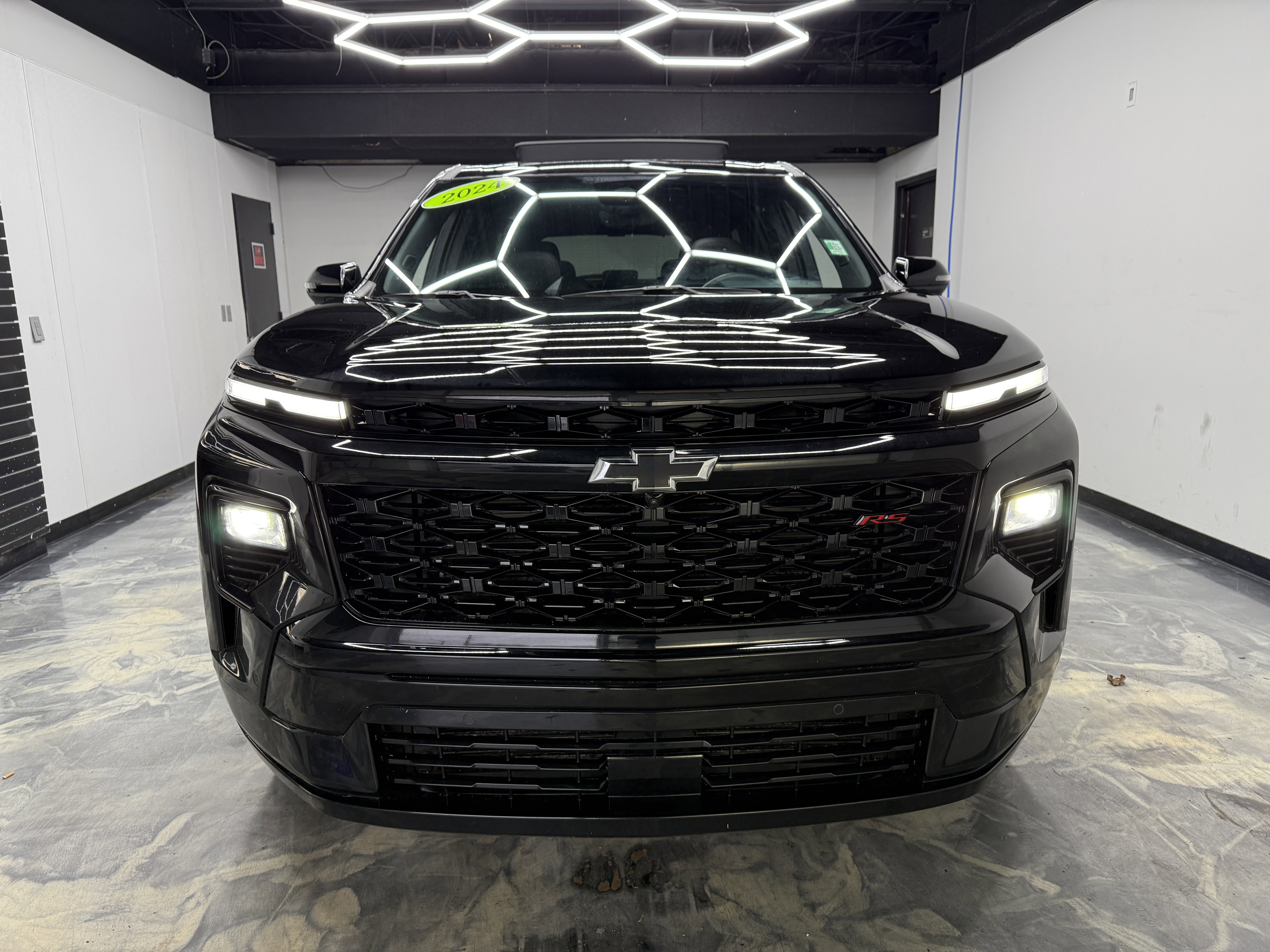 Used 2024 Chevrolet Traverse RS image 7