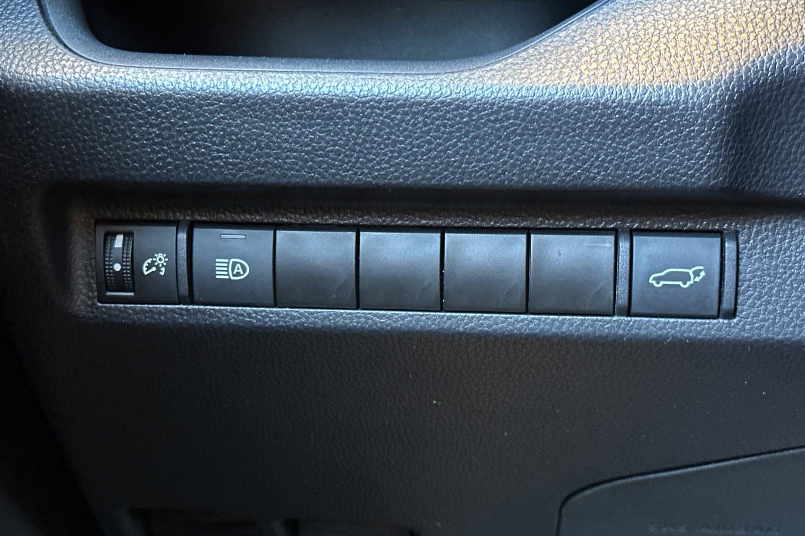 Used 2024 Toyota RAV4 XLE w/ Convenience Package AWD/4WD image 32