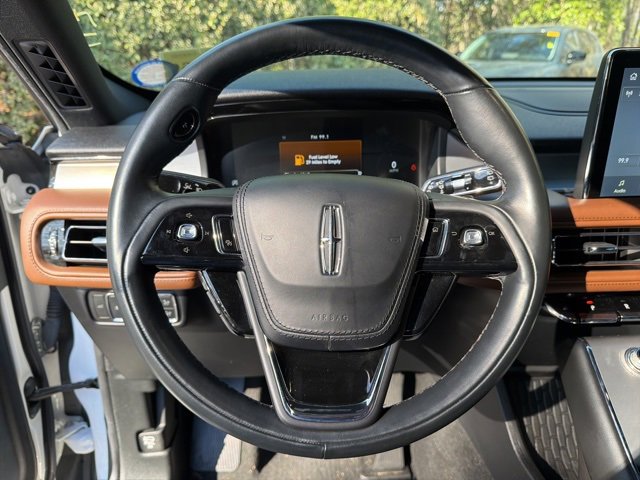 Used 2023 Lincoln Aviator Reserve w/ Equipment Group 201A image 12