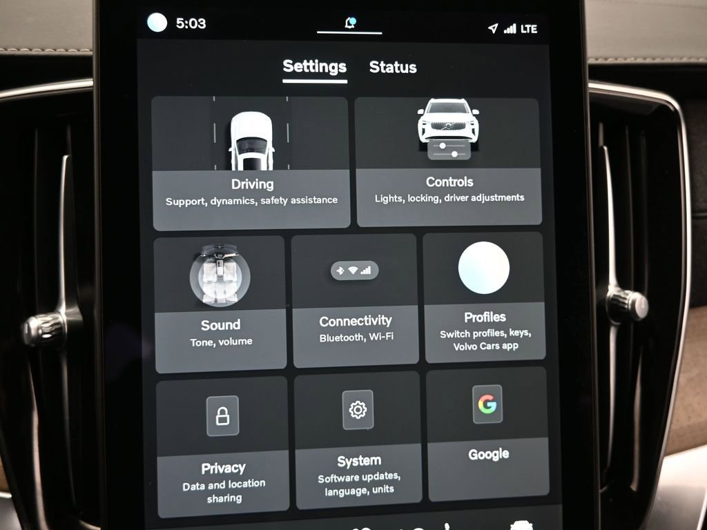 Used 2025 Volvo XC90 B5 Plus image 31