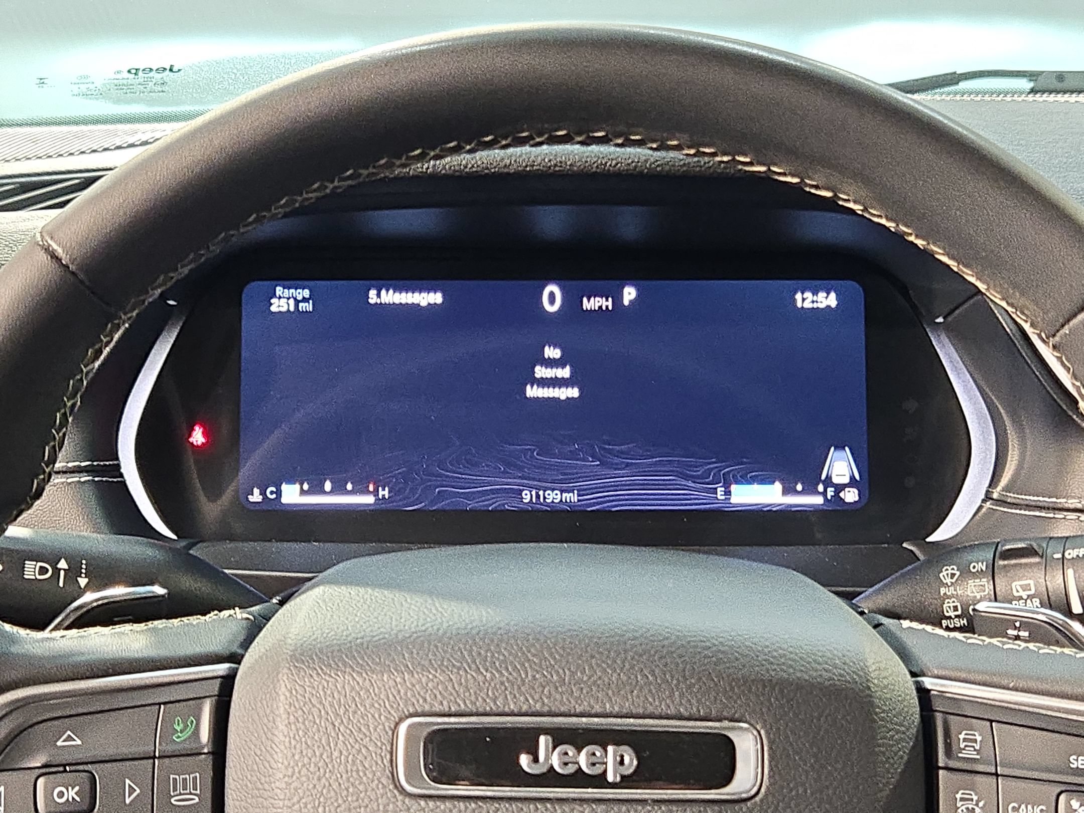Used 2023 Jeep Grand Cherokee Laredo AWD/4WD image 15
