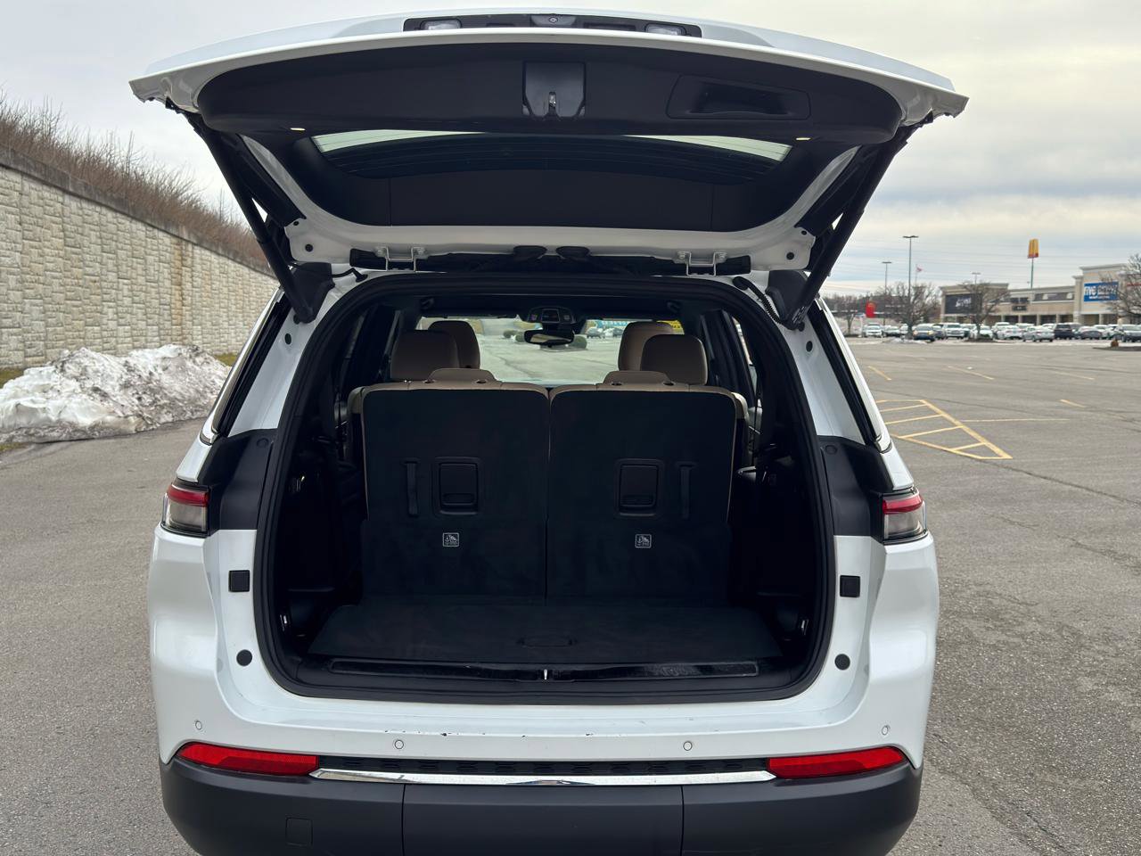 Used 2024 Jeep Grand Cherokee L Limited image 54