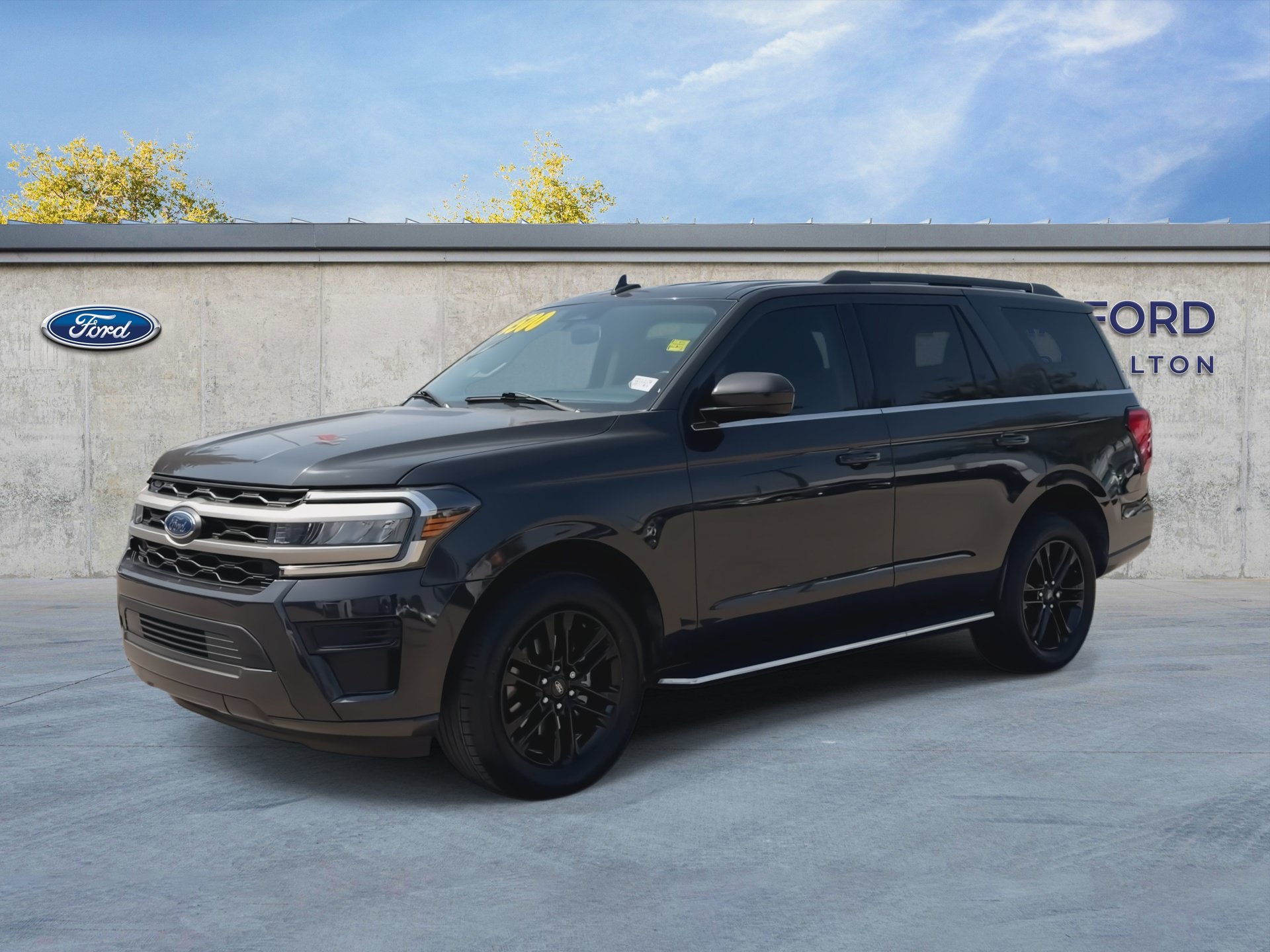 Certified 2022 Ford Expedition XLT RWD image 4