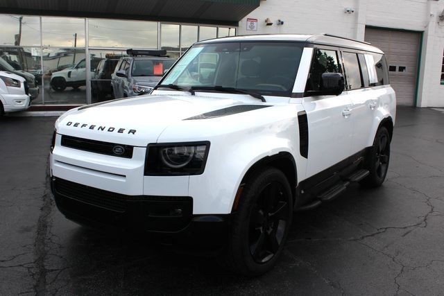 Used 2026 Land Rover Defender 130 V8 AWD/4WD image 2