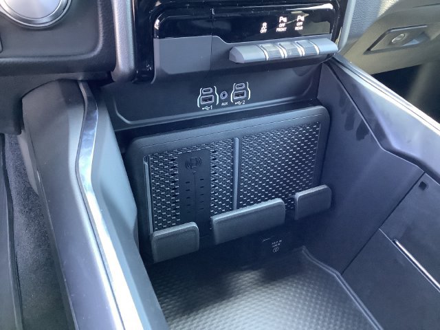 New 2026 RAM 1500 Laramie w/ Night Edition AWD/4WD image 19