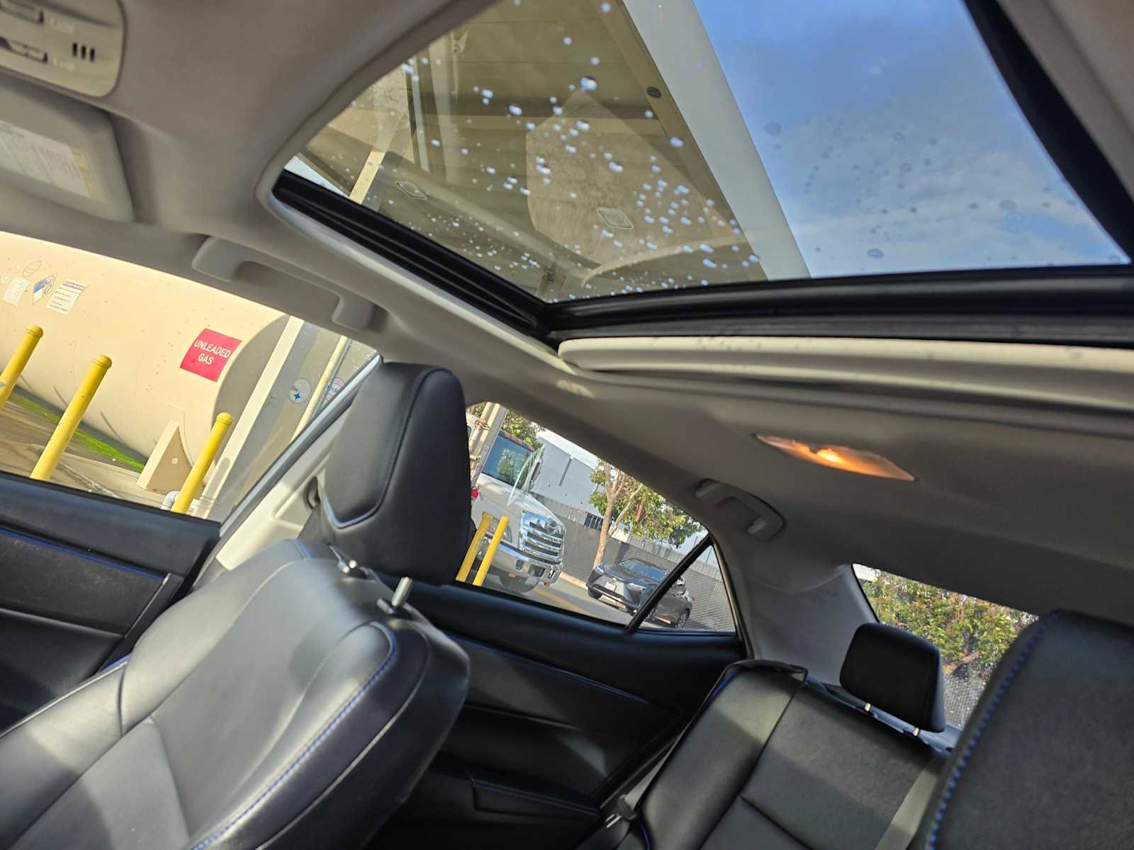 Used 2017 Toyota Corolla XSE image 24