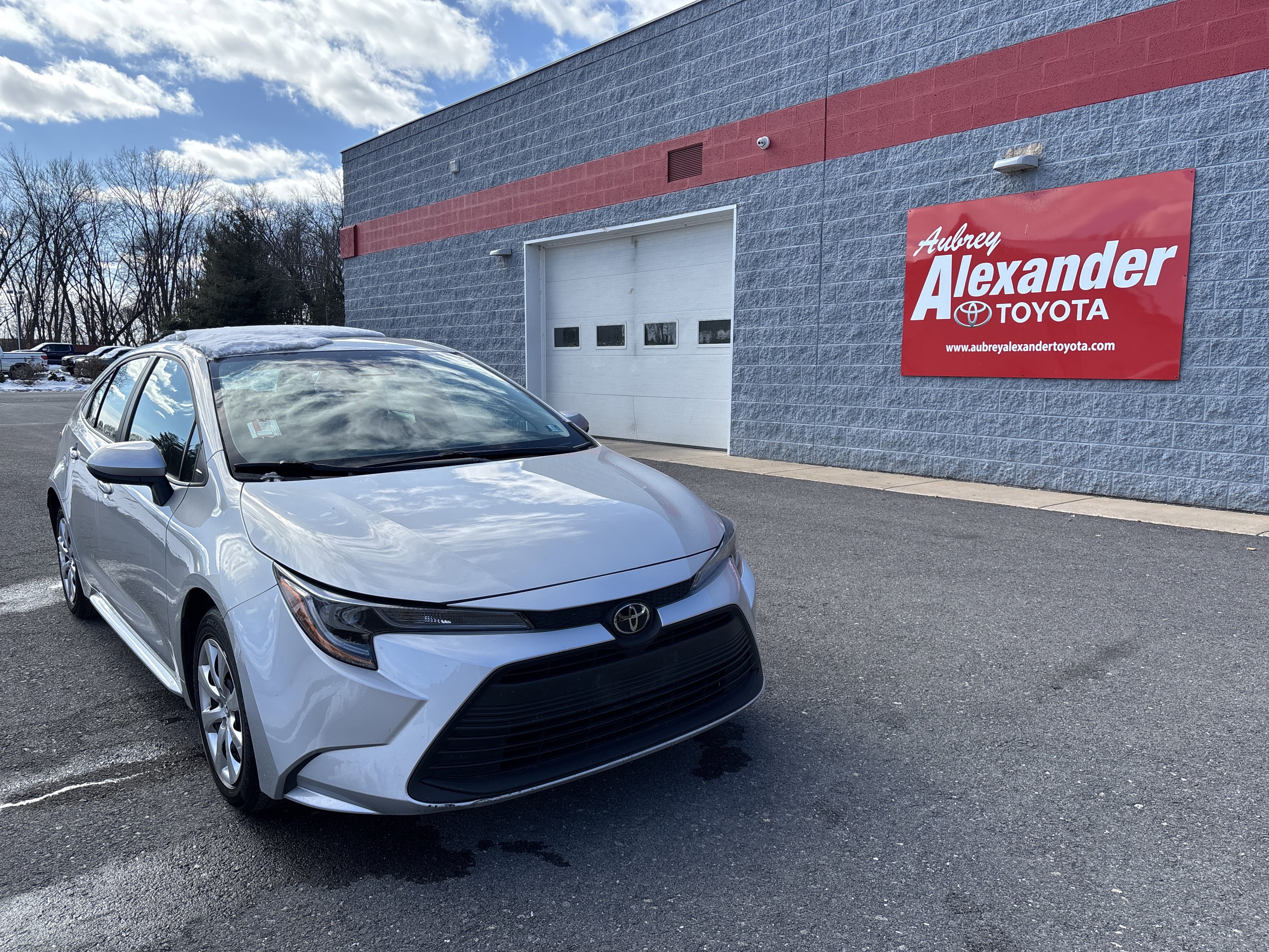 Certified 2024 Toyota Corolla LE image 1