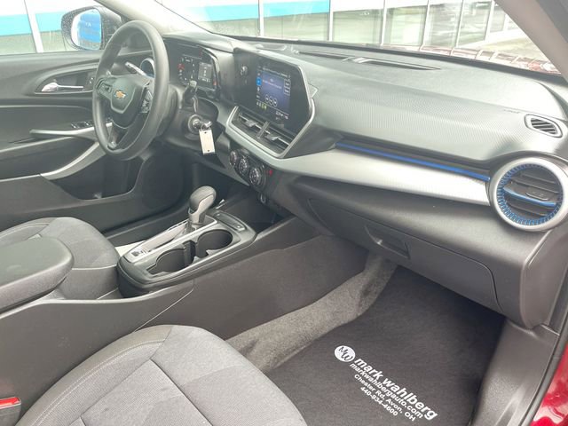 Certified 2025 Chevrolet Trax LS image 26