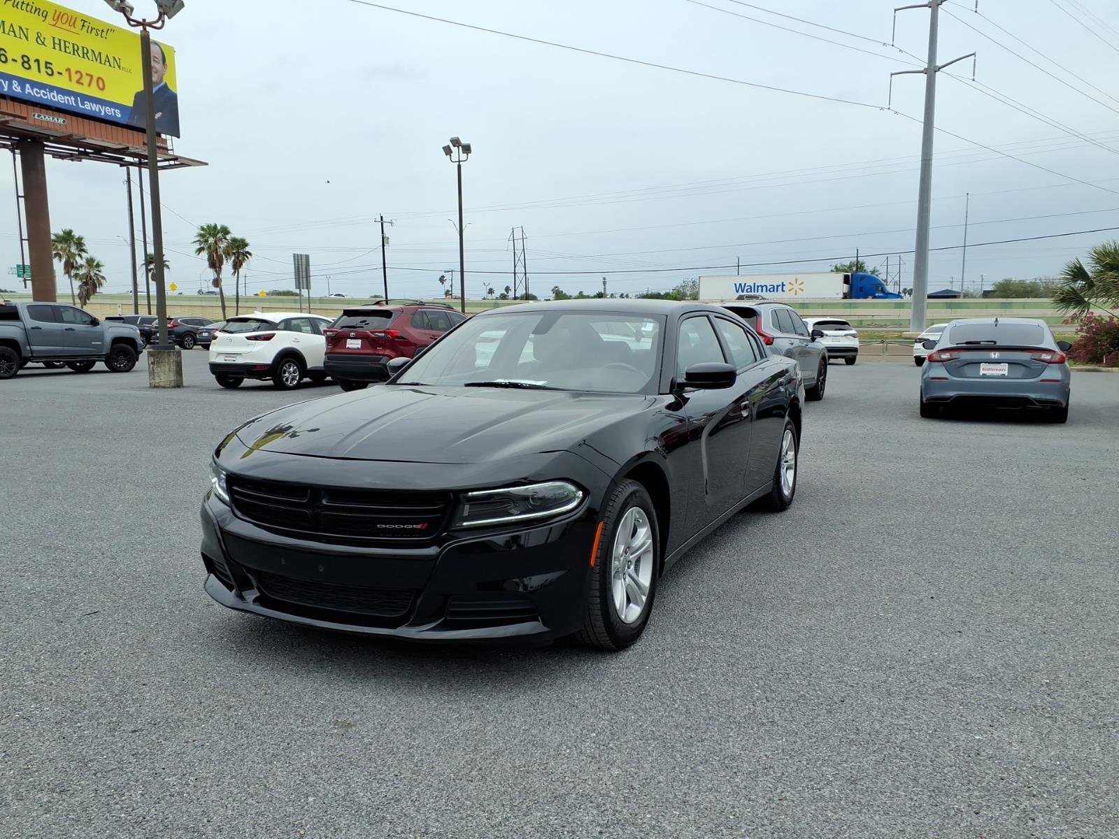 Used 2023 Dodge Charger SXT RWD image 4
