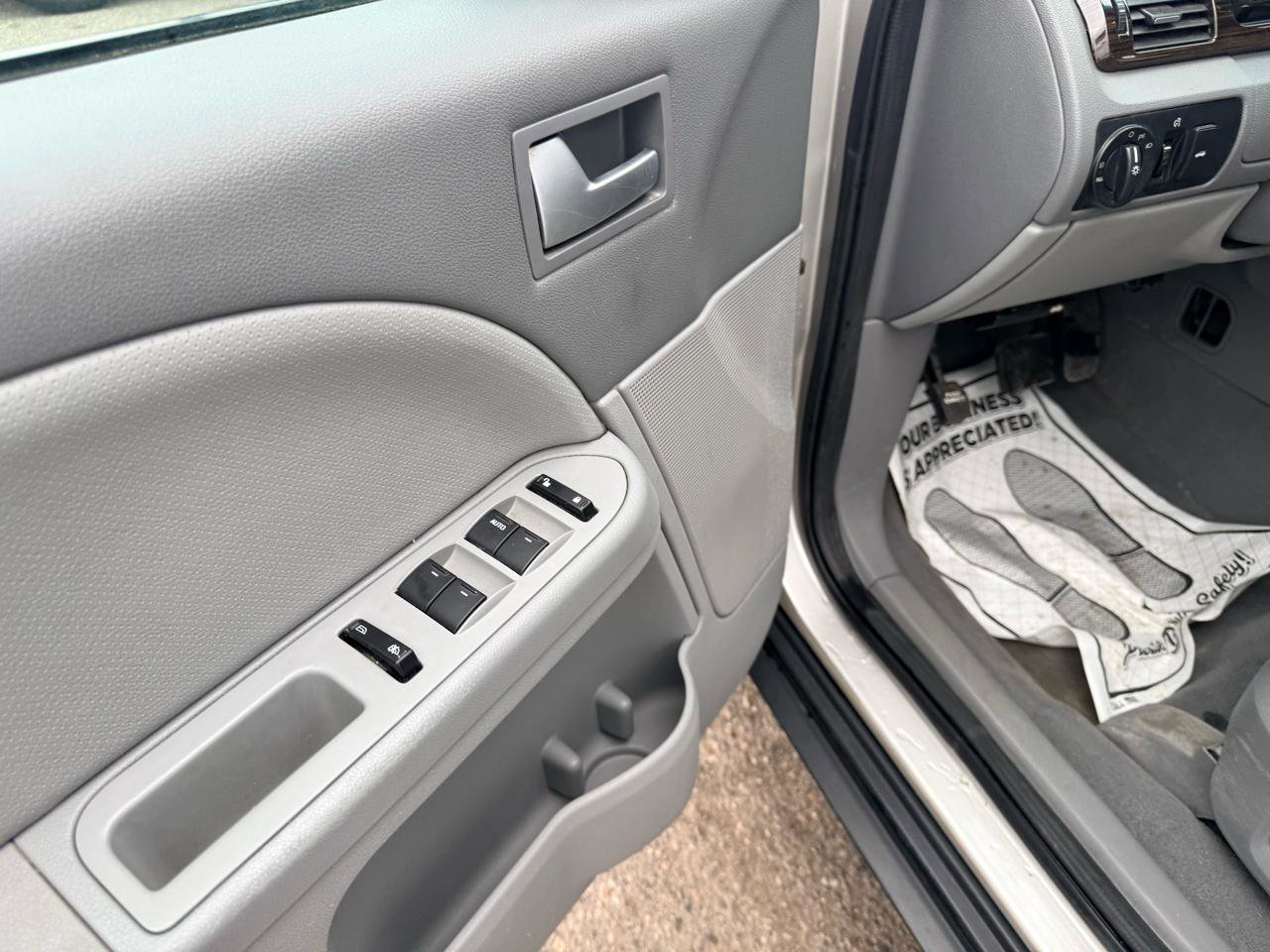 Used 2007 Mercury Montego Luxury image 10