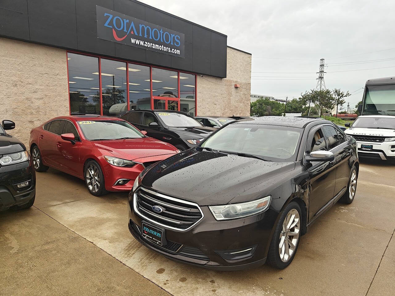 Used 2013 Ford Taurus Limited FWD image 2