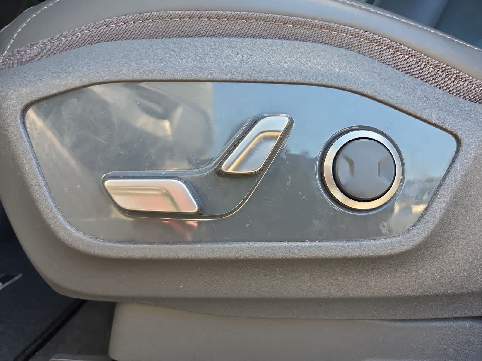 Certified 2026 Kia EV9 Light RWD image 16