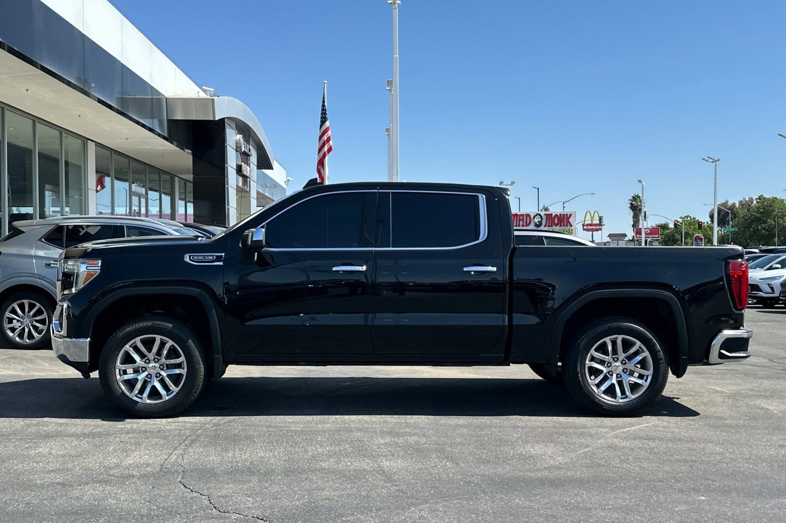 Used 2019 GMC Sierra 1500 SLT w/ SLT Premium Package image 7