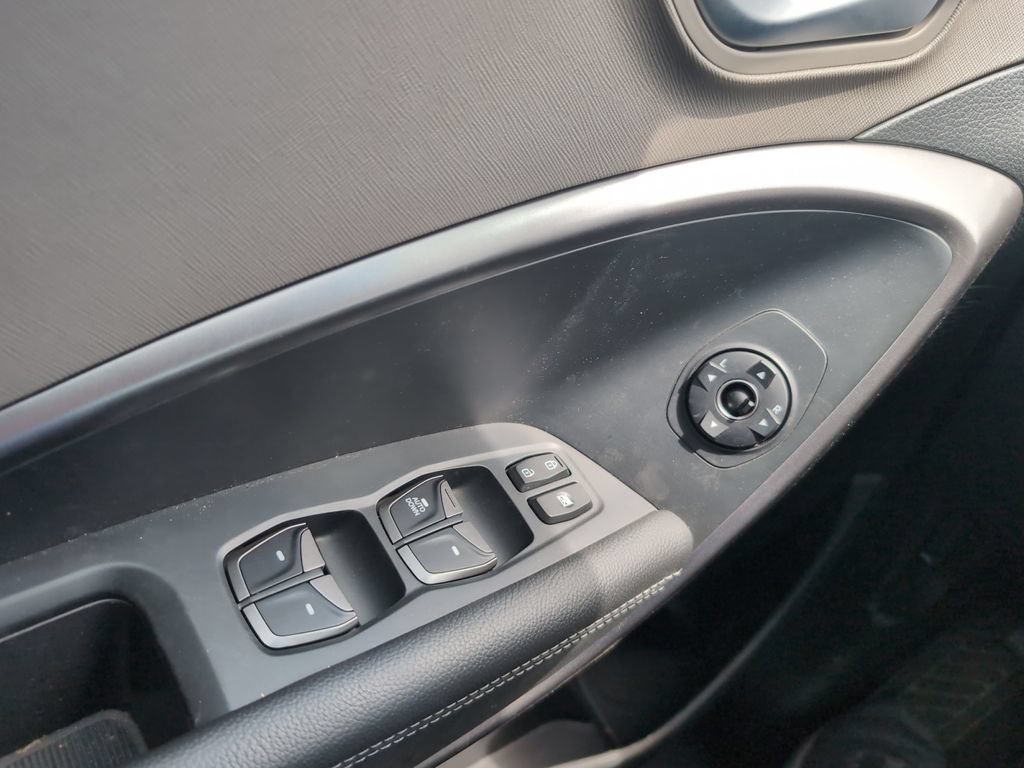 Used 2018 Hyundai Santa Fe Sport FWD image 18