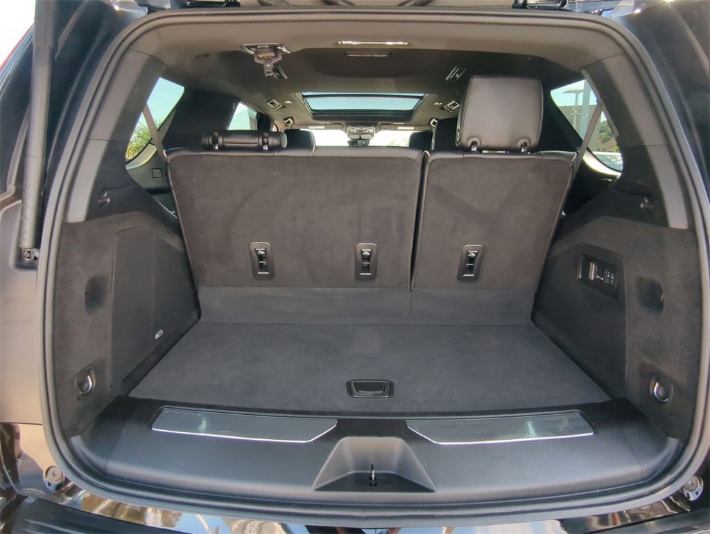 Certified 2025 Cadillac Escalade Sport w/ LPO, ONYX Package image 30