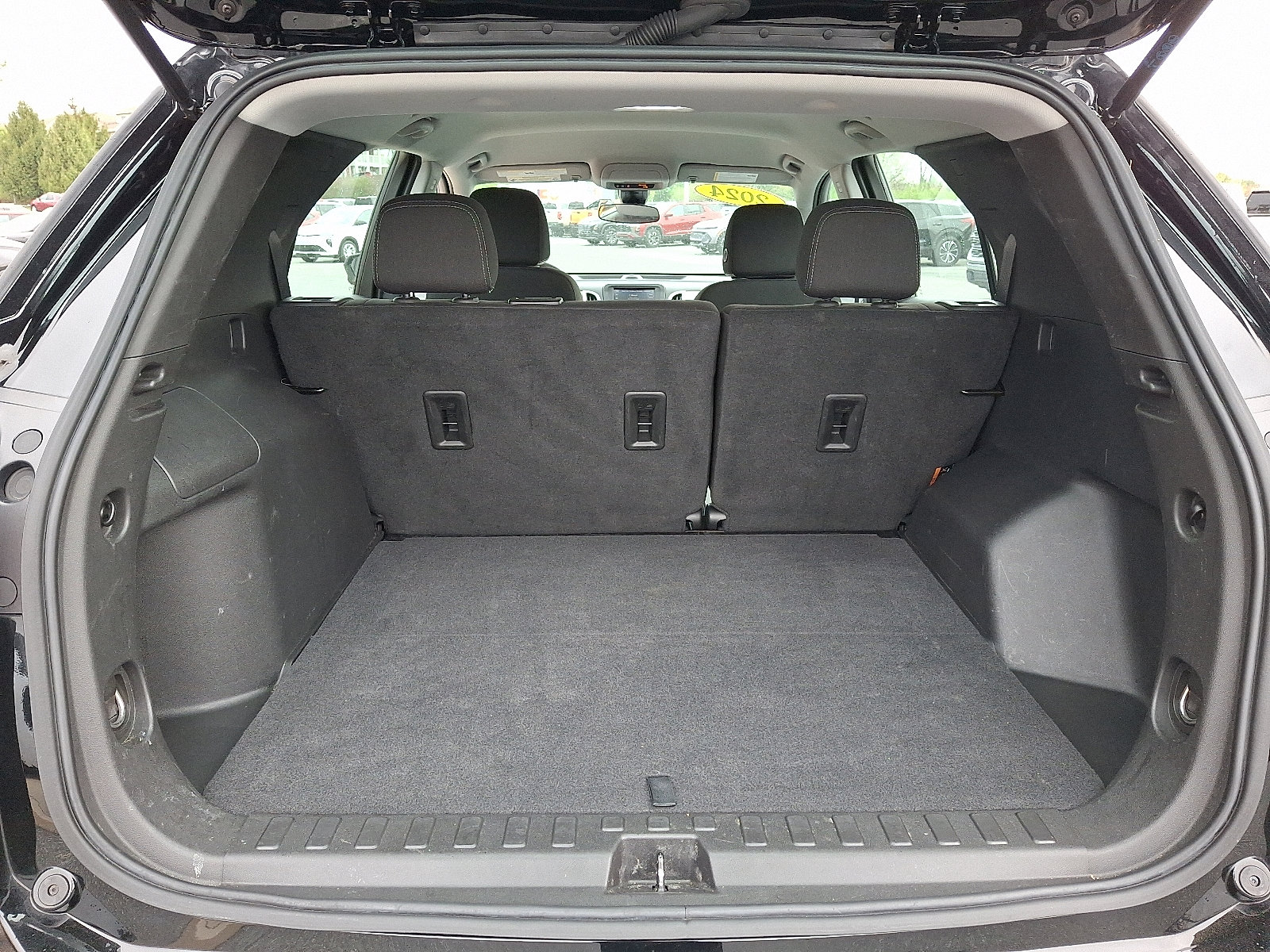 Certified 2024 Chevrolet Equinox LS w/ Midnight Edition image 27