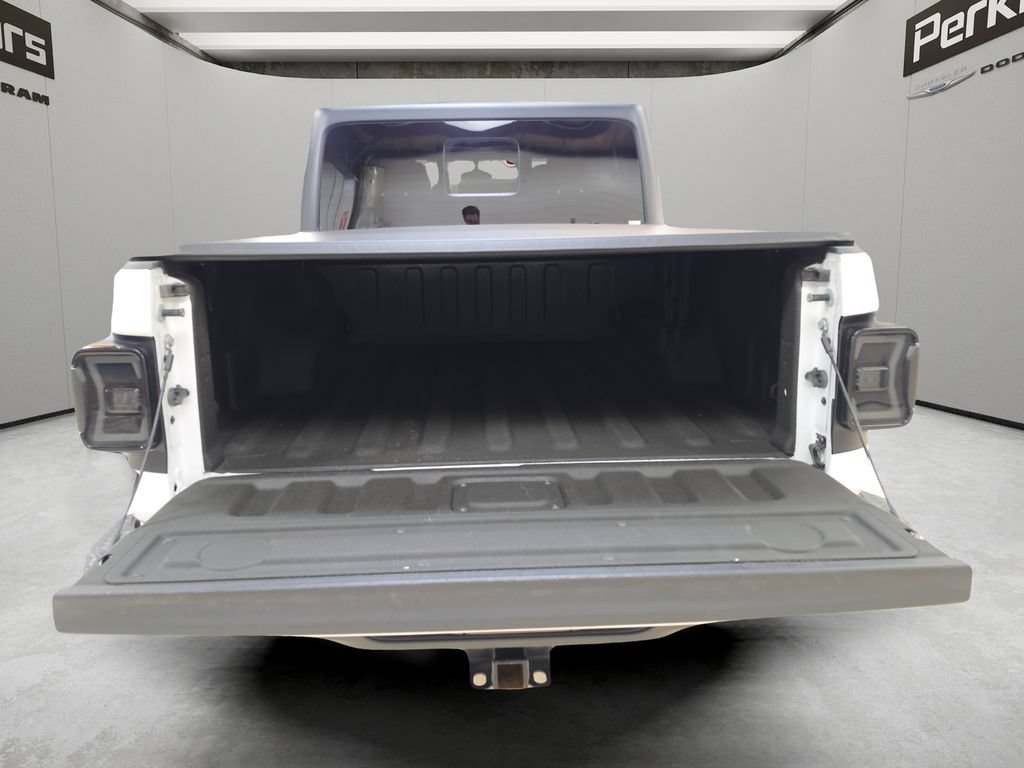 Used 2022 Jeep Gladiator Mojave w/ Trailer Tow Package AWD/4WD image 10