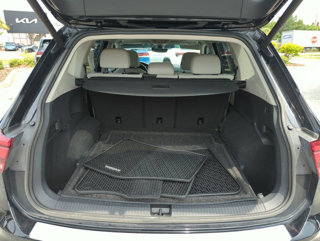 Used 2020 Volkswagen Tiguan SEL AWD/4WD image 19
