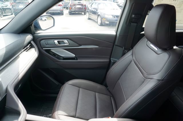 New 2026 Ford Explorer Platinum RWD image 32