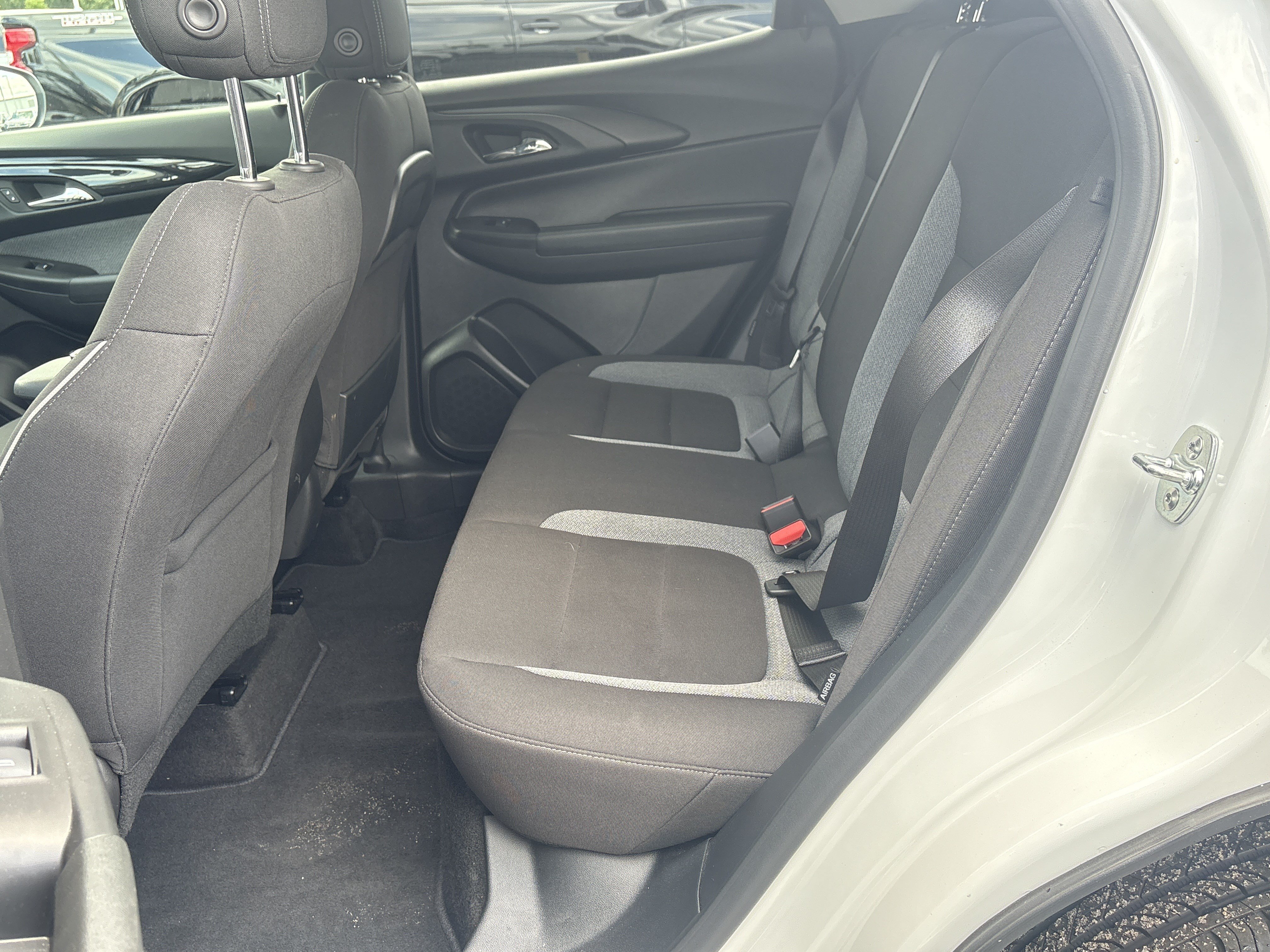 Used 2025 Chevrolet TrailBlazer LT FWD image 27