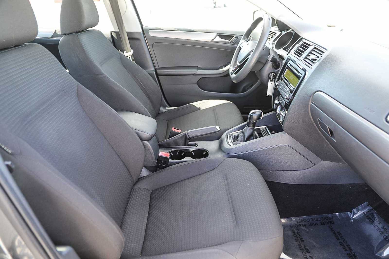 Used 2015 Volkswagen Jetta TDI S image 16