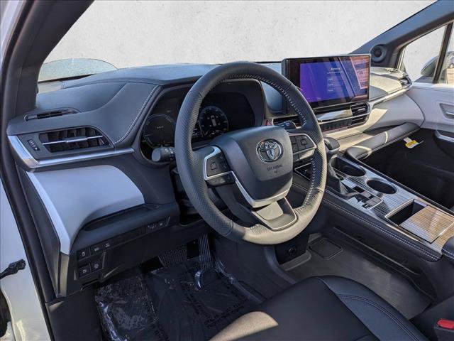 New 2026 Toyota Sienna XSE FWD image 3