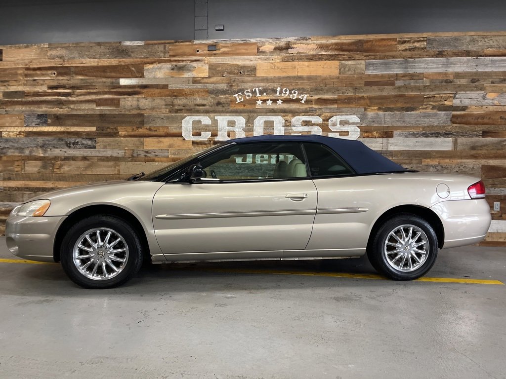 Used 2002 Chrysler Sebring Limited image 16